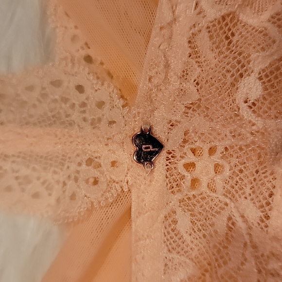 NWOT Victoria's Secret PINK Floral Lace Bralettee. Pretty PEACH 🍑 colored! - Picture 3 of 7
